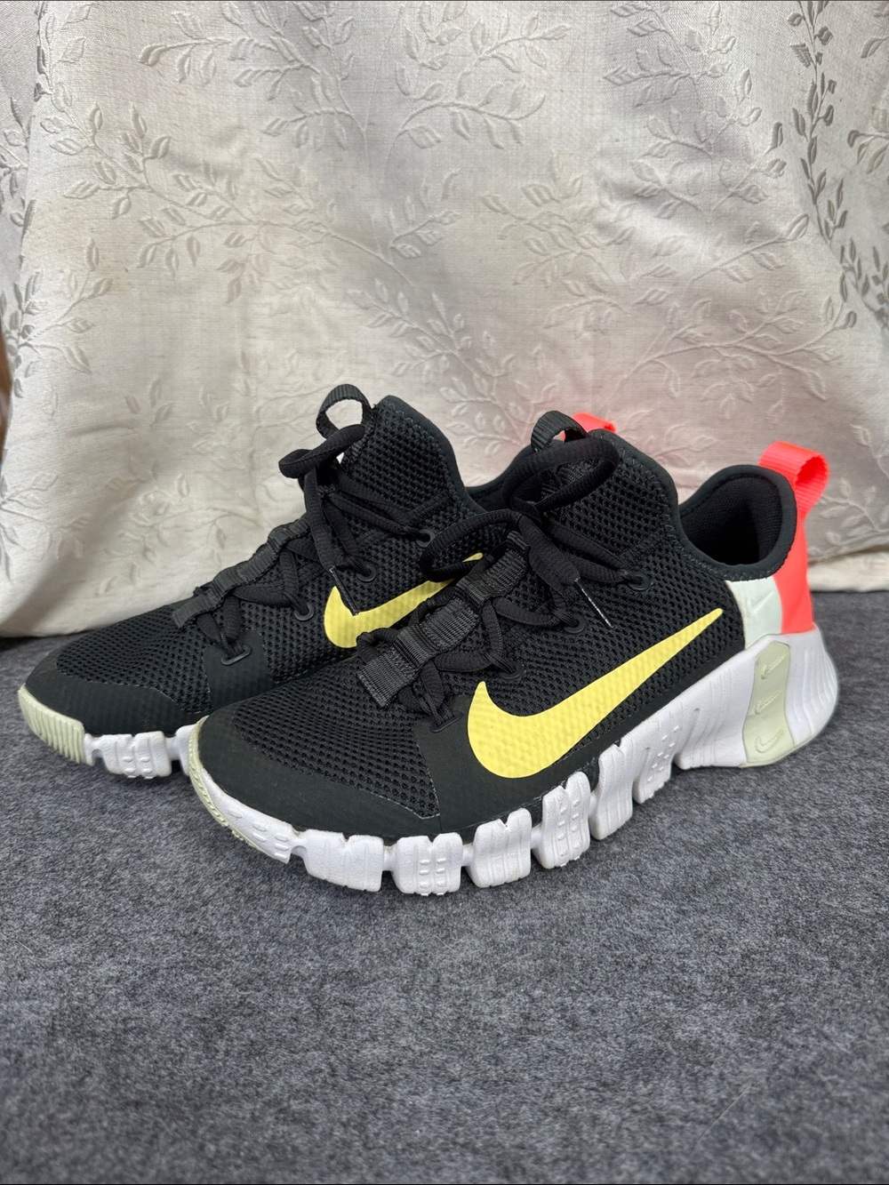 Women’s Nike Free Metcon 3 Black Flash Crimson Size 8.5
